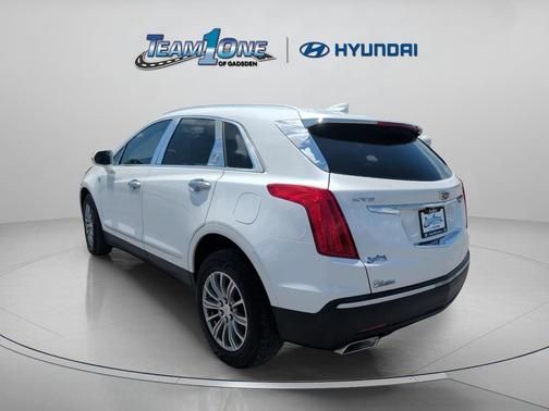 Crystal White Tricoat 2017 Cadillac XT5 Luxury