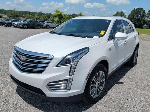 Crystal White Tricoat 2017 Cadillac XT5 Luxury