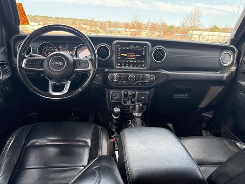 Granite Crystal Metallic Clearcoat 2022 Jeep Wrangler Unlimited Sahara