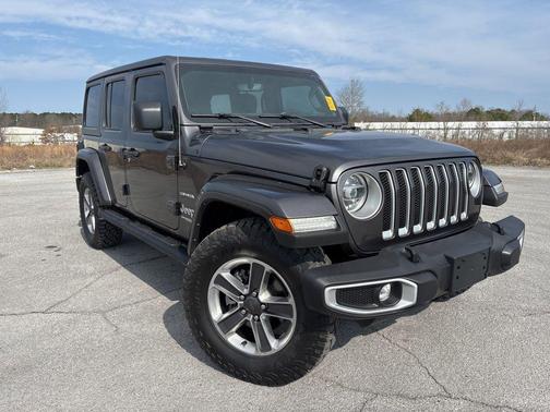 Granite Crystal Metallic Clearcoat 2022 Jeep Wrangler Unlimited Sahara