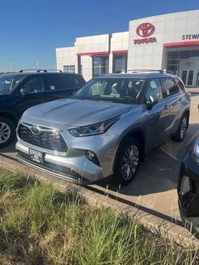 2025 Toyota Highlander Platinum