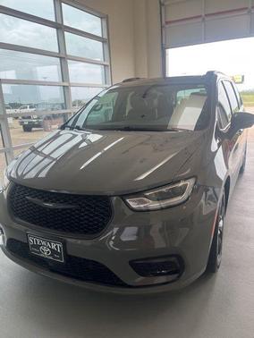 Ceramic Gray Clearcoat 2022 Chrysler Pacifica Limited