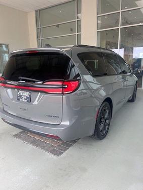 Ceramic Gray Clearcoat 2022 Chrysler Pacifica Limited