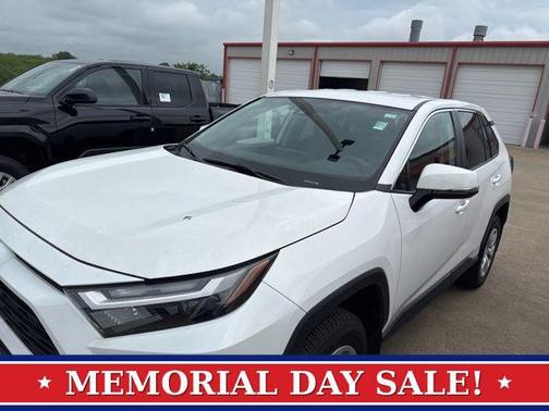 Ice Cap 2024 Toyota RAV4 LE