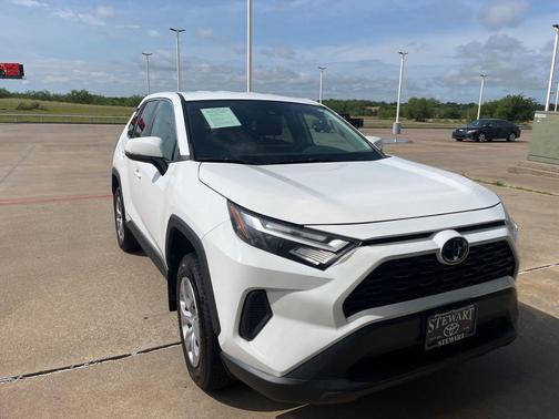 Ice Cap 2024 Toyota RAV4 LE