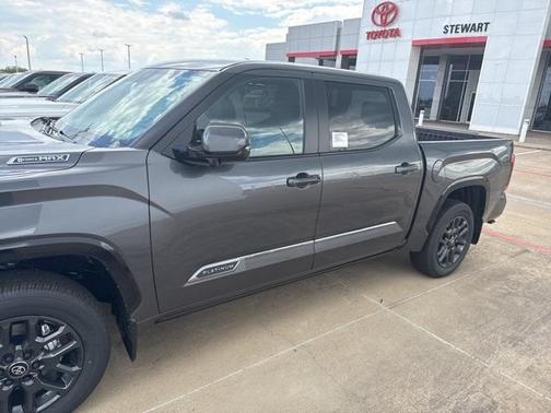 2025 Toyota Tundra Hybrid Platinum