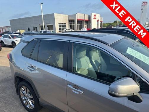 2021 Toyota RAV4 XLE Premium