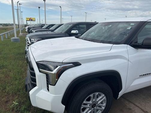 Ice Cap 2026 Toyota Tundra SR5