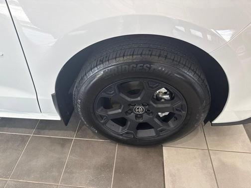Ice 2026 Toyota Sienna Woodland Edition