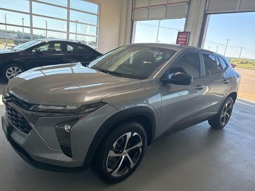 Sterling Gray Metallic 2025 Chevrolet Trax FWD 1RS