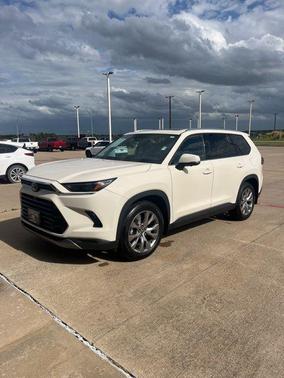 Coastal Cream 2024 Toyota Grand Highlander Limited