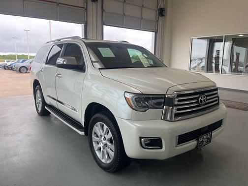 Blizzard Pearl 2019 Toyota Sequoia Platinum