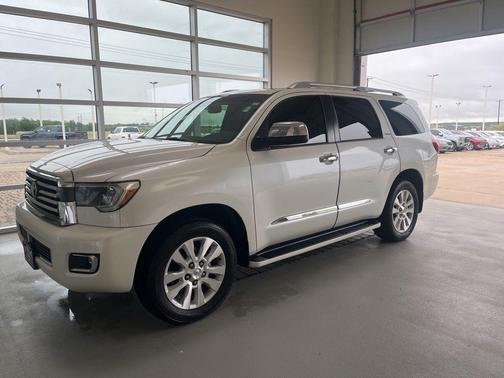 Blizzard Pearl 2019 Toyota Sequoia Platinum