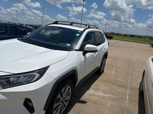 2020 Toyota RAV4 XLE Premium