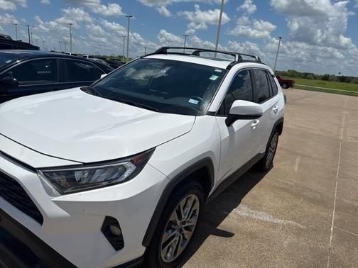2020 Toyota RAV4 XLE Premium