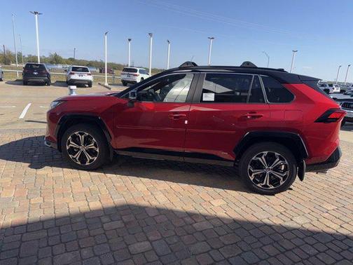 2025 Toyota RAV4 Hybrid SE