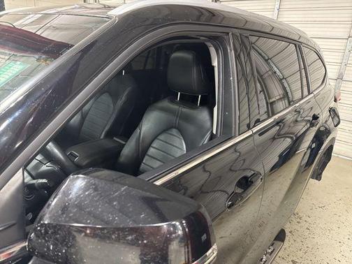 Midnight Black Metallic 2022 Toyota Highlander XLE