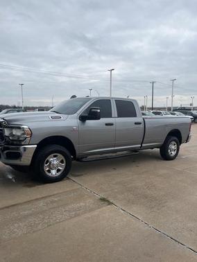 2024 RAM 3500 Tradesman Crew Cab 4x4 8' Box