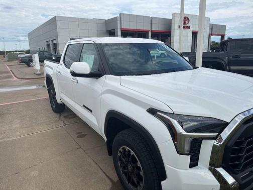 Ice 2026 Toyota Tundra SR5