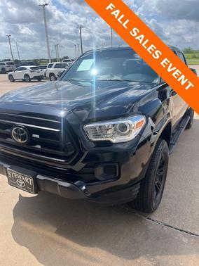 2022 Toyota Tacoma SR
