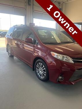 2020 Toyota Sienna XLE