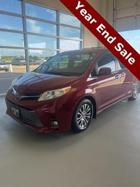 2020 Toyota Sienna XLE
