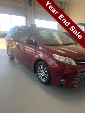 2020 Toyota Sienna XLE