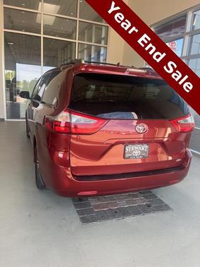 2020 Toyota Sienna XLE