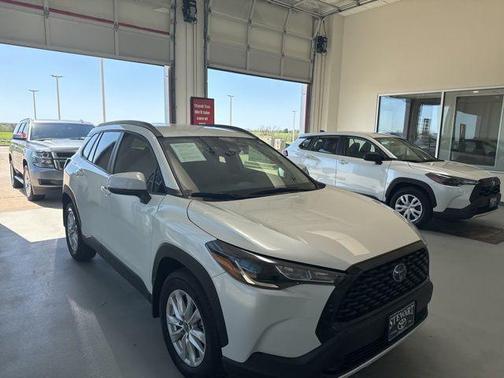 2024 Toyota Corolla Cross LE