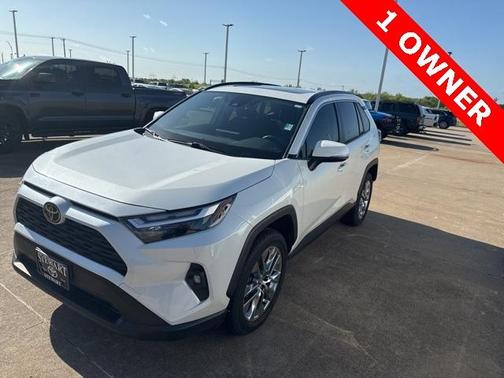 2022 Toyota RAV4 XLE Premium