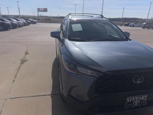 2024 Toyota Corolla Cross LE