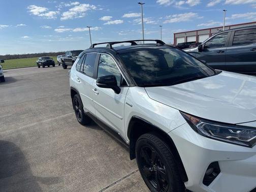 2021 Toyota RAV4 Hybrid SE