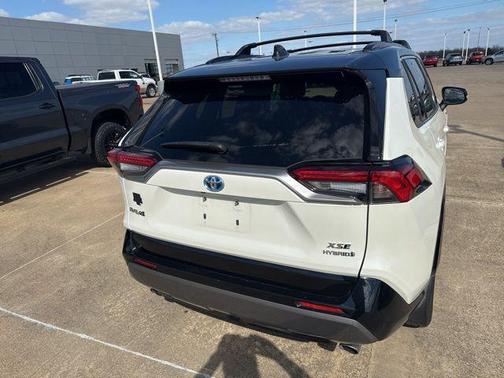 2021 Toyota RAV4 Hybrid SE