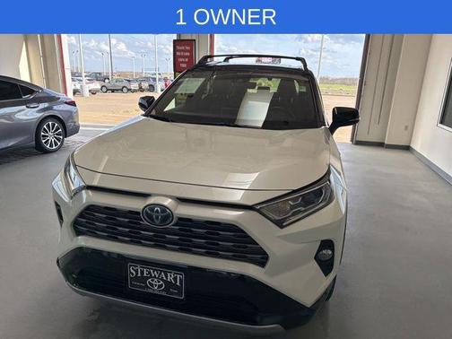 2021 Toyota RAV4 Hybrid SE