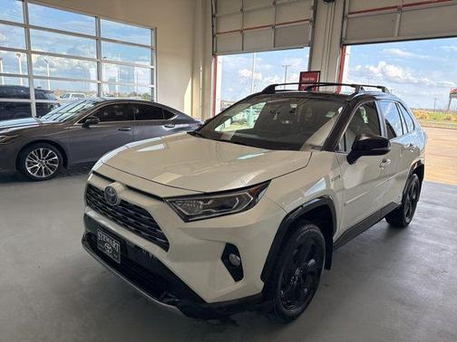 2021 Toyota RAV4 Hybrid SE