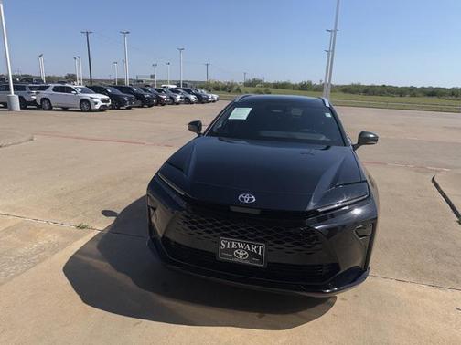 2025 Toyota Crown Signia LIMITED