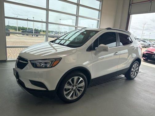 Summit White 2018 Buick Encore Preferred
