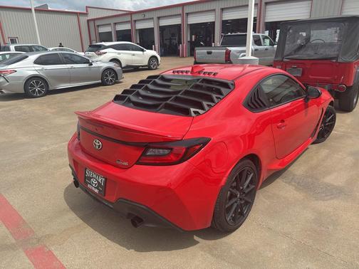Track bRed 2024 Toyota GR86 Premium