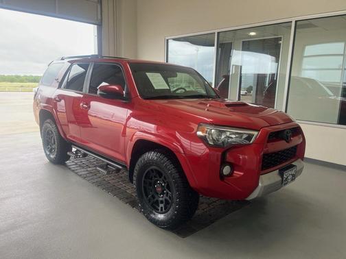Magnetic Gray Metallic 2019 Toyota 4Runner SR5