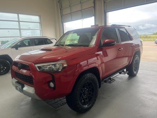 Magnetic Gray Metallic 2019 Toyota 4Runner SR5