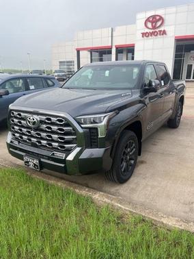 2025 Toyota Tundra Hybrid Platinum