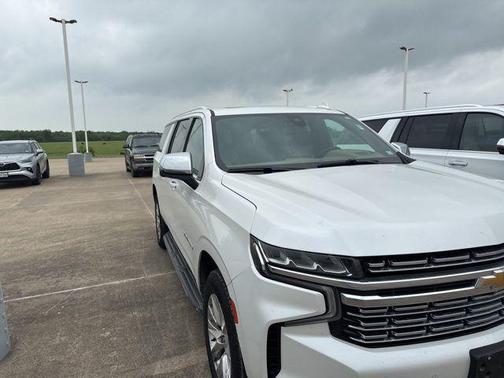 Iridescent Pearl Tricoat 2021 Chevrolet Suburban Premier