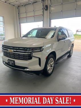Iridescent Pearl Tricoat 2021 Chevrolet Suburban Premier
