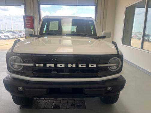 Oxford White 2022 Ford Bronco Outer Banks