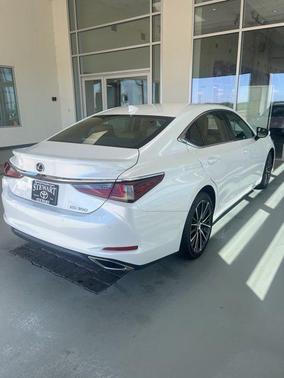 2022 Lexus ES 350 Base