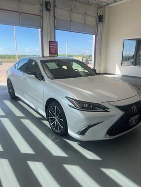 2022 Lexus ES 350 Base