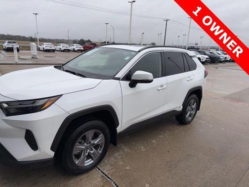 2022 Toyota RAV4 Hybrid XLE