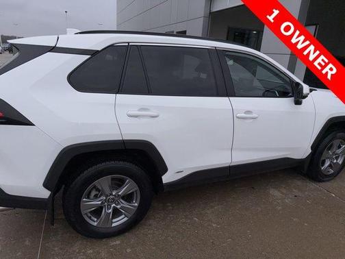 2022 Toyota RAV4 Hybrid XLE