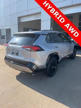 2023 Toyota RAV4 Hybrid SE