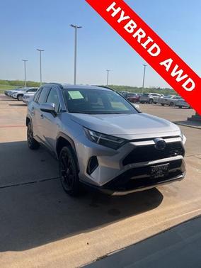 2023 Toyota RAV4 Hybrid SE